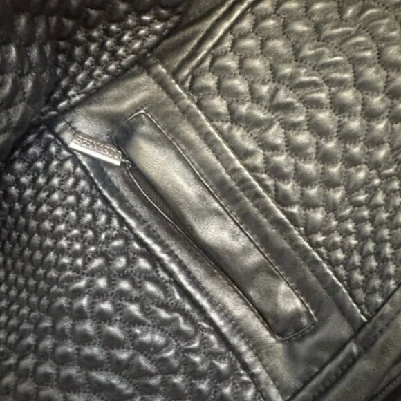 Bernardo Textured Black pleather Jacket MED Fair condition - Picture 12 of 13